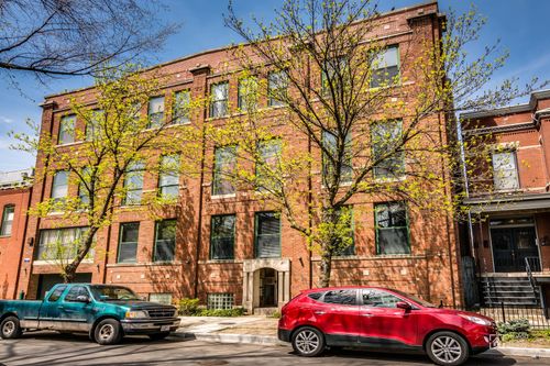 2h-1122 W Newport Ave, Chicago, IL, 60657-1560 | Card Image
