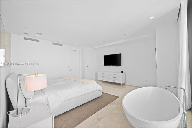 APT-3207 - 100 S Pointe Dr, Condo with 4 bedrooms, 5 bathrooms and null parking in Miami Beach FL | Image 16