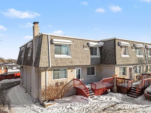 150 Ladd Rd, Walled Lake, MI, 48390-3333 | Card Image