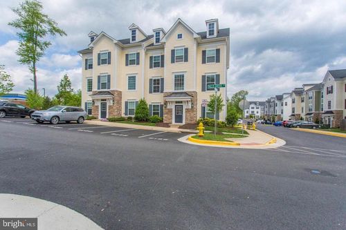 8188 Falls Grove Dr, MANASSAS, VA, 20111-1793 | Card Image