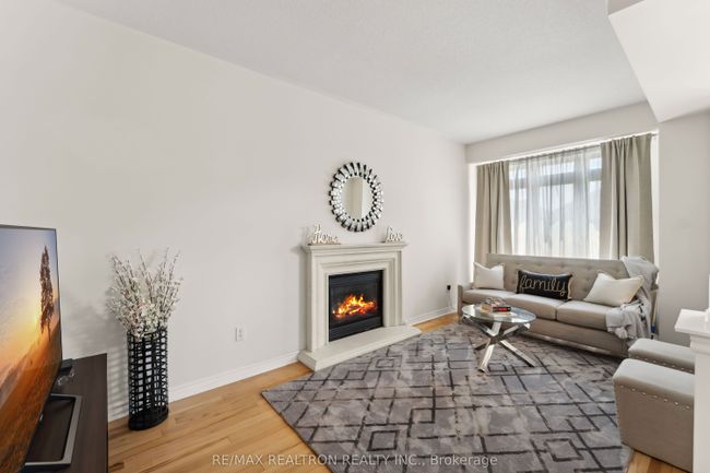 57 Littleriver Crt, House attached with 4 bedrooms, 4 bathrooms and 3 parking in Vaughan ON | Image 17
