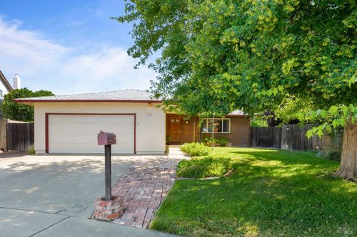 1360 Hemingway Ct, Dixon, CA, 95620-2623 | Card Image