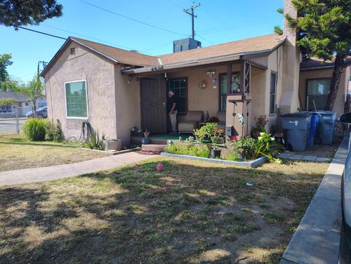 4605 E Mckenzie Ave, Fresno, CA, 93702-2536 | Card Image