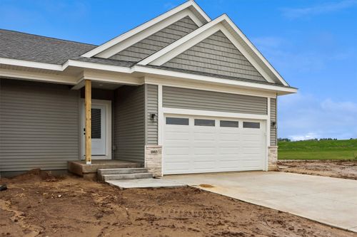 1003 Highland Trl, Solon, IA, 52333-8606 | Card Image