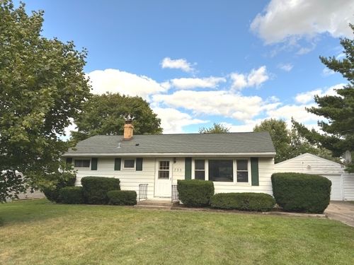 735 Maple St, Marengo, IL, 60152-3453 | Card Image