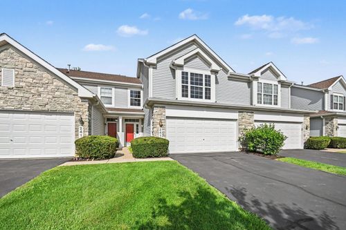 2416 Georgetown Cir, Aurora, IL, 60503-6711 | Card Image