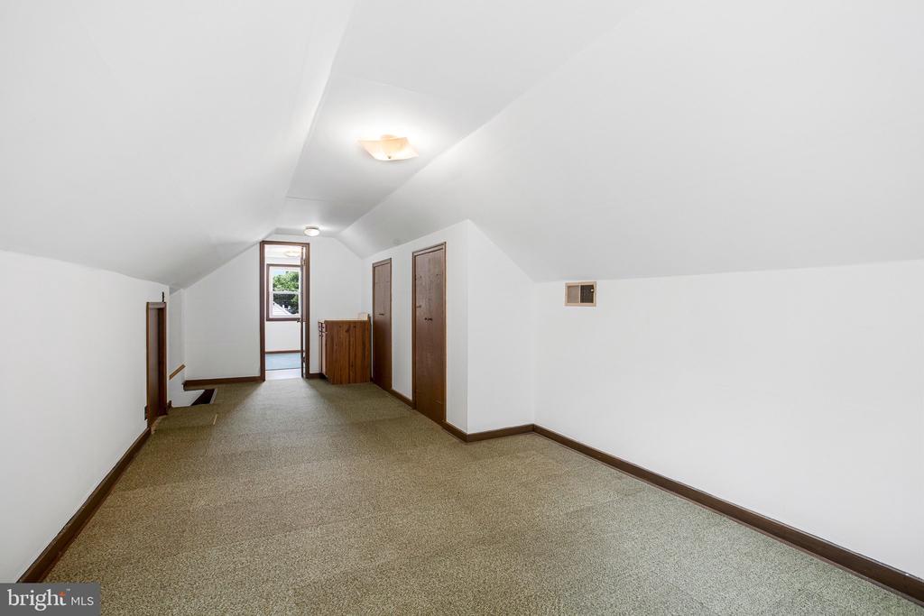 Residential in LINTHICUM HEIGHTS