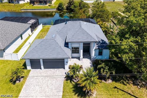 635 Ne 7th Ter, Cape Coral, FL, 33909-2017 | Card Image