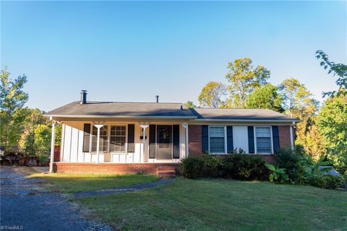 2 Worthdale Ct, Winston-Salem, NC, 27103-5330 | Card Image