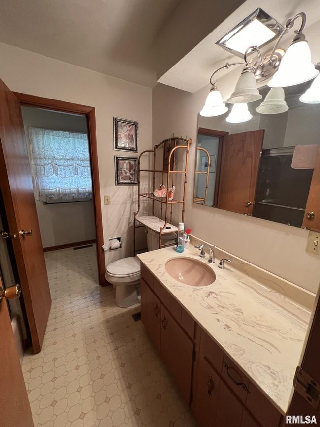 633 Mission Dr, House other with 3 bedrooms, 2 bathrooms and null parking in Kewanee IL | Image 21
