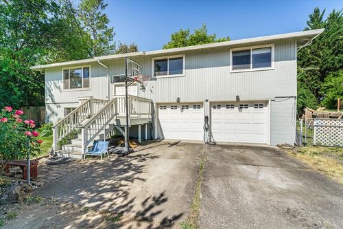 4093 Old Upton Road, Central Point, OR, 97502 | Card Image