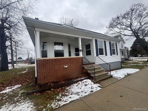 237 Saint Joseph St, Trenton, MI, 48183-2822 | Card Image