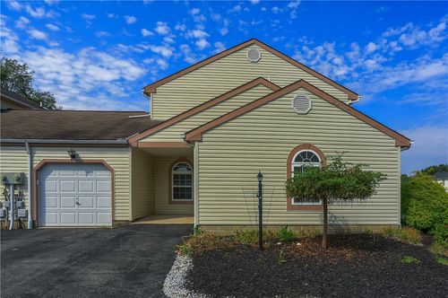 236 Huckleberry Ct, Wexford, PA, 15090-7524 | Card Image