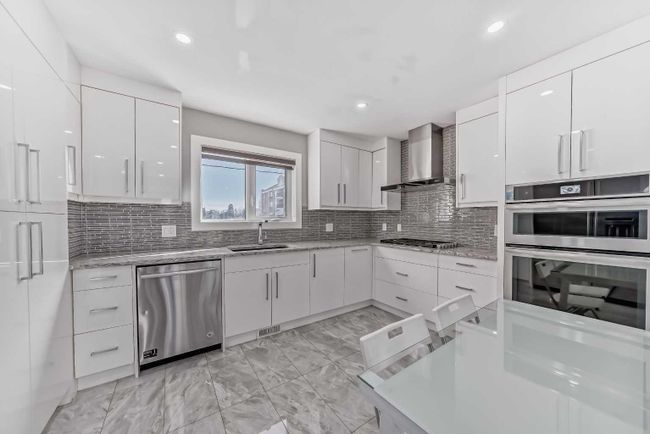 1808 8 Street Sw, Home with 4 bedrooms, 3 bathrooms and 2 parking in Calgary AB | Image 2