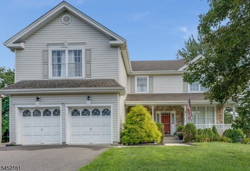 13 Grant Way, Phillipsburg, NJ, 08865-7315 | Card Image
