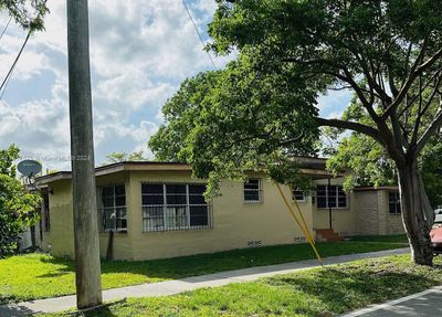 1300 Sw 58th Ave, House other with 5 bedrooms, 2 bathrooms and null parking in West Miami FL | Image 2