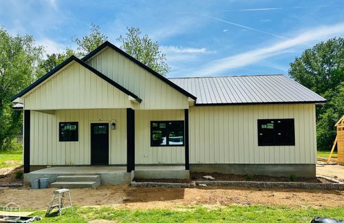 102 Carroll St N, Tuckerman, AR, 72473-9421 | Card Image