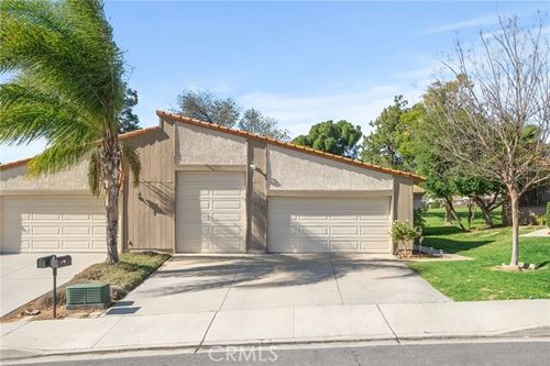 5670 Falling Leaf Ln, Jurupa Valley, CA, 92509-7307 | Card Image