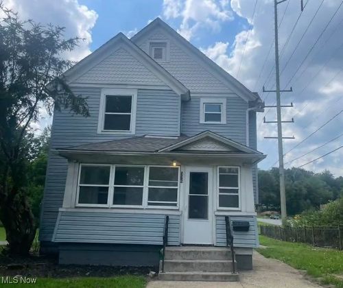 376 Hillsdale Ave, Norton, OH, 44203-6704 | Card Image