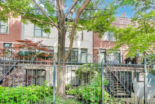 k41-1813 S Clark St, Chicago, IL, 60616-1658 | Card Image