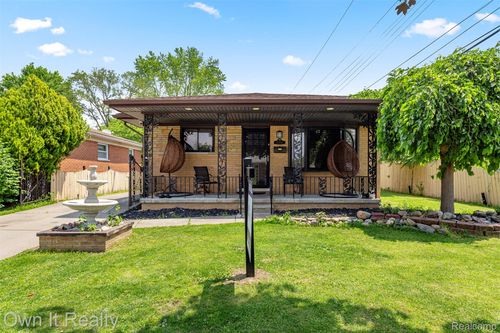 6426 Highview St, Dearborn Heights, MI, 48127-2127 | Card Image