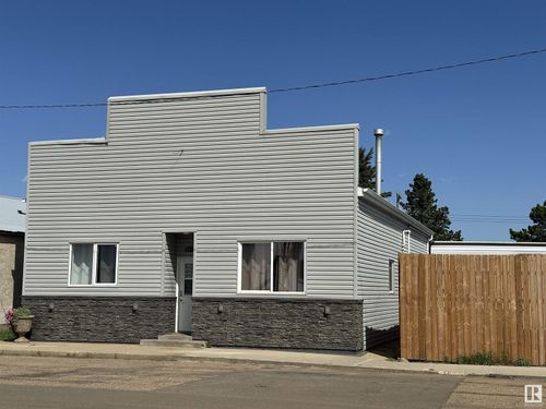 5015 50 St, Waskatenau, AB, T0A3P0 | Card Image
