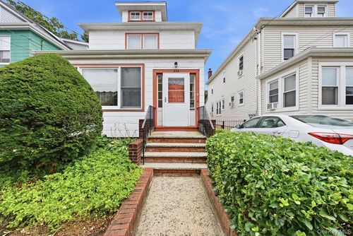 338 E 238th Street, New York, NY, 10470 | Card Image