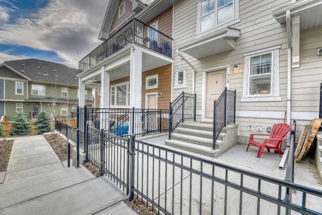 310 Cranbrook Walk Se, Home with 2 bedrooms, 2 bathrooms and 2 parking in Calgary AB | Image 4