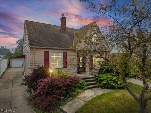 9405 Ansonia Ave, Brooklyn, OH, 44144-2520 | Card Image
