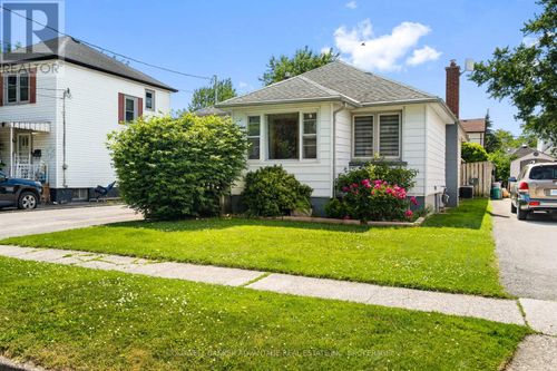 25 Lyons Avenue, Welland (Lincoln/Crowland), ON, L3B1L8 | Card Image