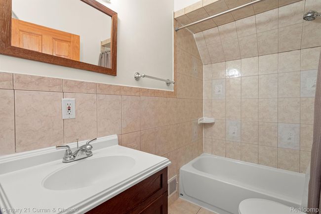 2000 Wabash St, House other with 4 bedrooms, 2 bathrooms and null parking in Detroit MI | Image 8