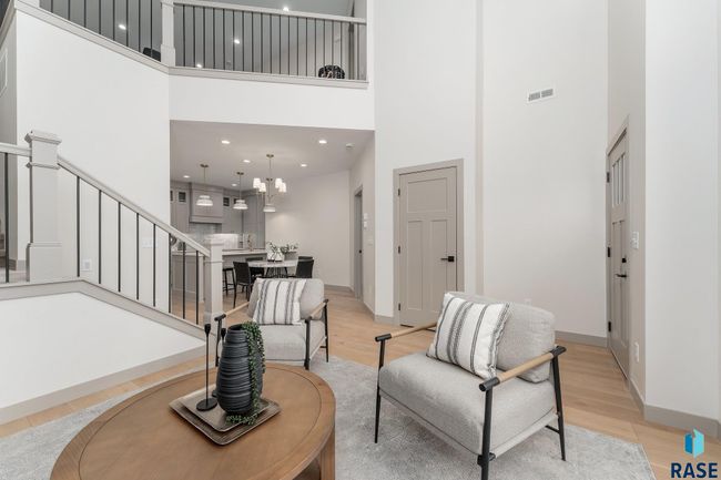 8611 W Shoreline Pl, Townhouse with 3 bedrooms, 3 bathrooms and null parking in Sioux Falls SD | Image 4