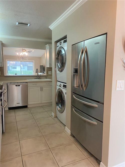 803 Sw 119th Way, Davie, FL, 33325-3825 | Card Image