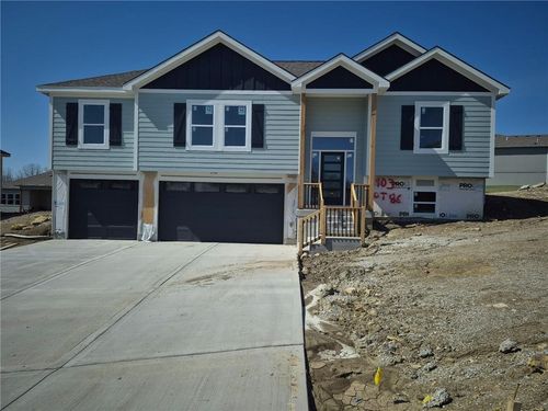 1906 Owen Dr, Pleasant Hill, MO, 64080-1624 | Card Image
