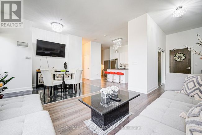 210 - 2910 Highway 7 Road, Condo with 2 bedrooms, 1 bathrooms and 1 parking in Vaughan (Concord) ON | Image 9