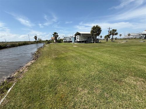 1283 N Monkhouse Dr, Crystal Beach, TX, 77650 | Card Image