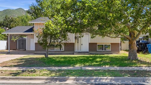 5826 Willow Wood Ln, South Ogden, UT, 84403-5261 | Card Image