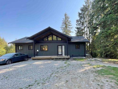 915 Payne Rd, Gibsons, BC, V0N1V7 | Card Image
