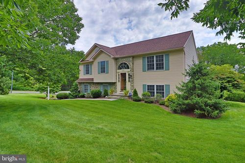 523 Meadowlark Ln, MANHEIM, PA, 17545-8565 | Card Image