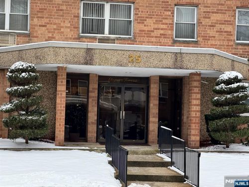 25 Jefferson St, Hackensack, NJ, 07601-5008 | Card Image