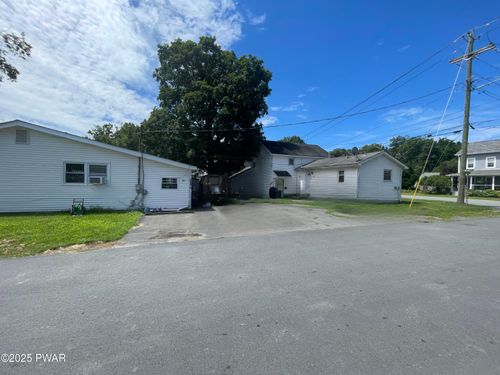 200 Avenue C, Matamoras, PA, 18336-1011 | Card Image