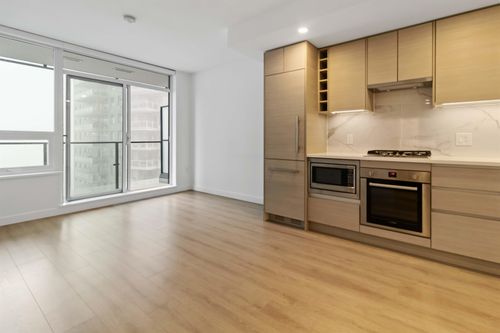 2107-823 Carnarvon St, New Westminster, BC, V3M0N5 | Card Image