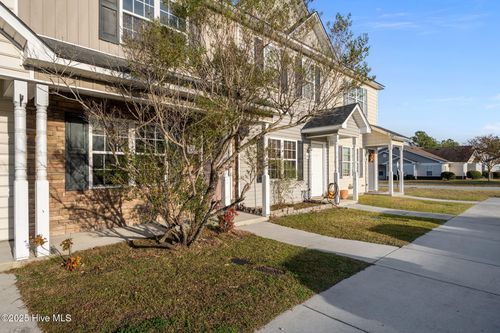 1004 Grandeur Ave, Jacksonville, NC, 28546-7189 | Card Image