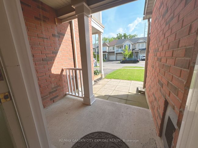 25 Chloe St, House attached with 3 bedrooms, 2 bathrooms and 1 parking in Saint Catharines ON | Image 4