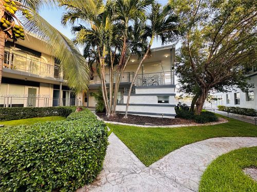 7-950 Bay Dr, Miami Beach, FL, 33141-5646 | Card Image