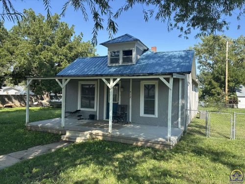 412 Oak St, Cottonwood Falls, KS, 66845-2823 | Card Image