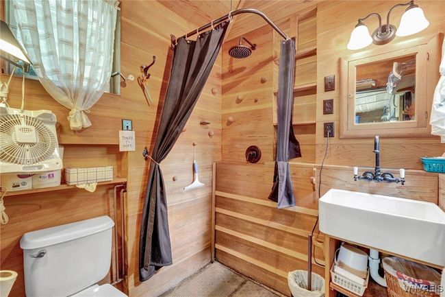 Inside bathroom and shower | Image 26