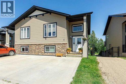 1-4546 Iron Wolf Pl, Lacombe, AB, T4L0G1 | Card Image
