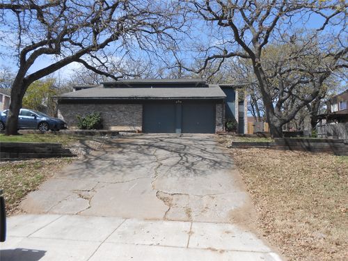 1920 Crooked Ln, Fort Worth, TX, 76112-4526 | Card Image