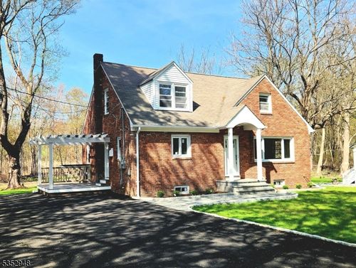52 Bellows Ln, Towaco, NJ, 07082-1137 | Card Image